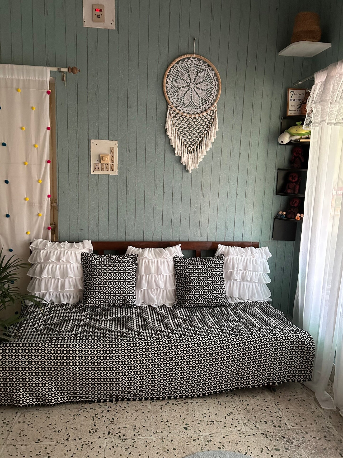 Room decor combo - Curtains and Sofa throws - Black and White