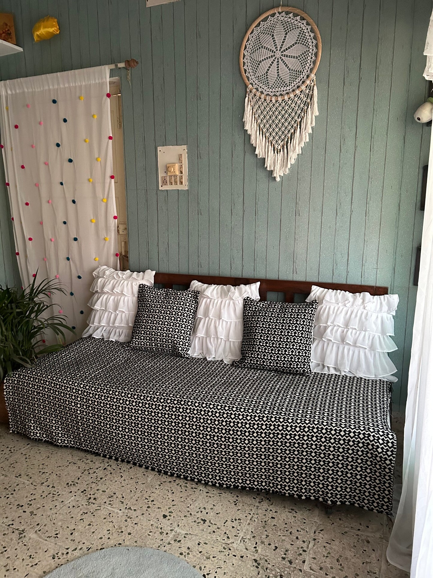 Room decor combo - Curtains and Sofa throws - Black and White